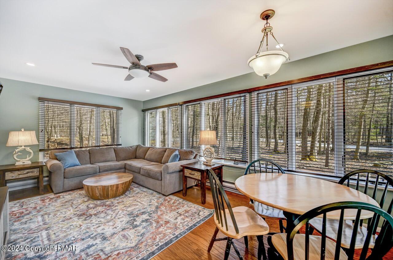 1571 Evergreen Road Pocono Pines, PA 18350 - Photo 7 of 20 Family Room