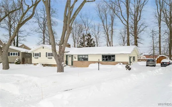 $349,000 | 72 Boxwood Circle, Hamburg, NY 14075
