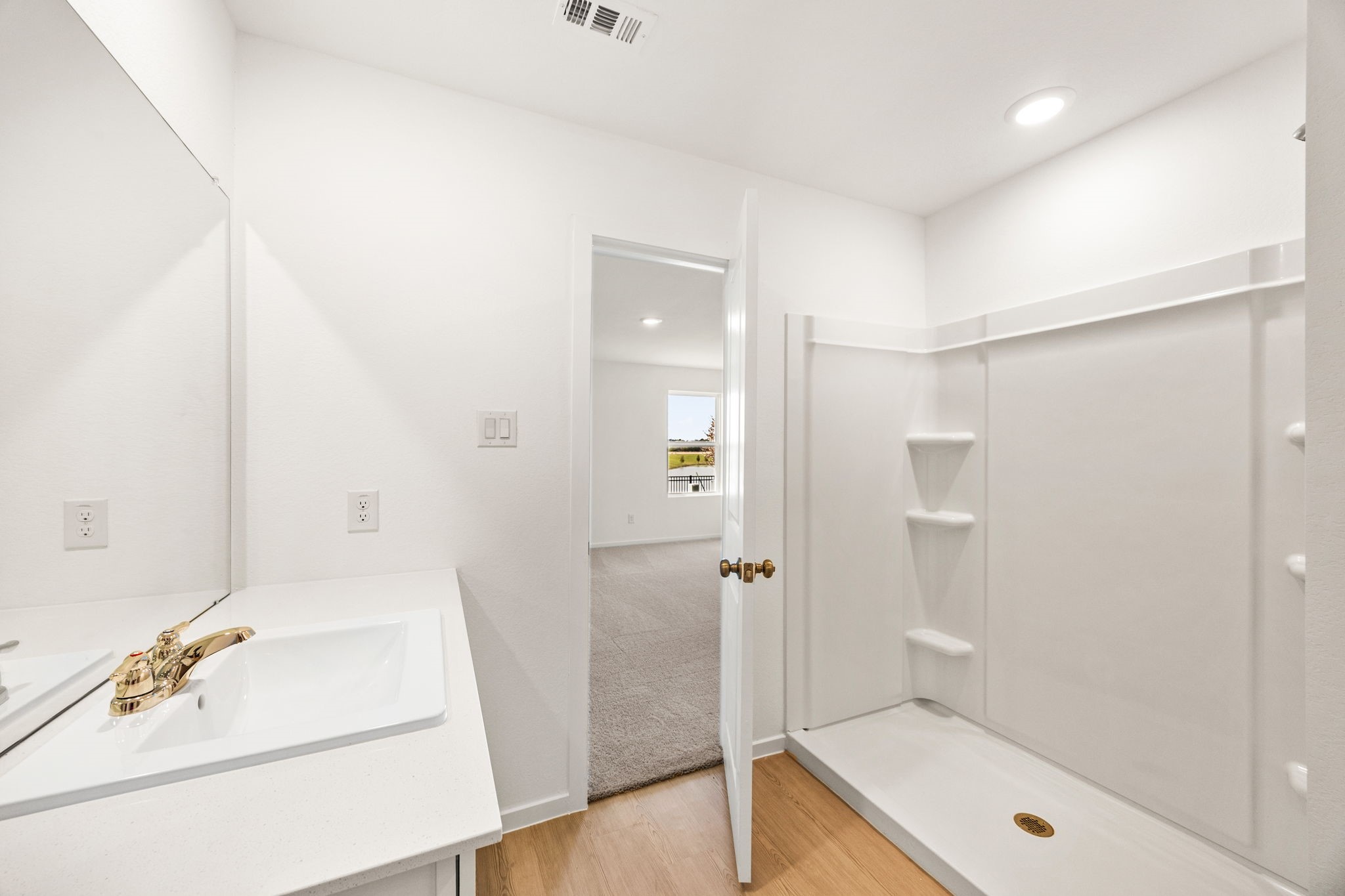 3032 Colusa Rdg Drive Katy, TX 77493 - Photo 13 of 21 a bathroom with a tub a sink and a shower