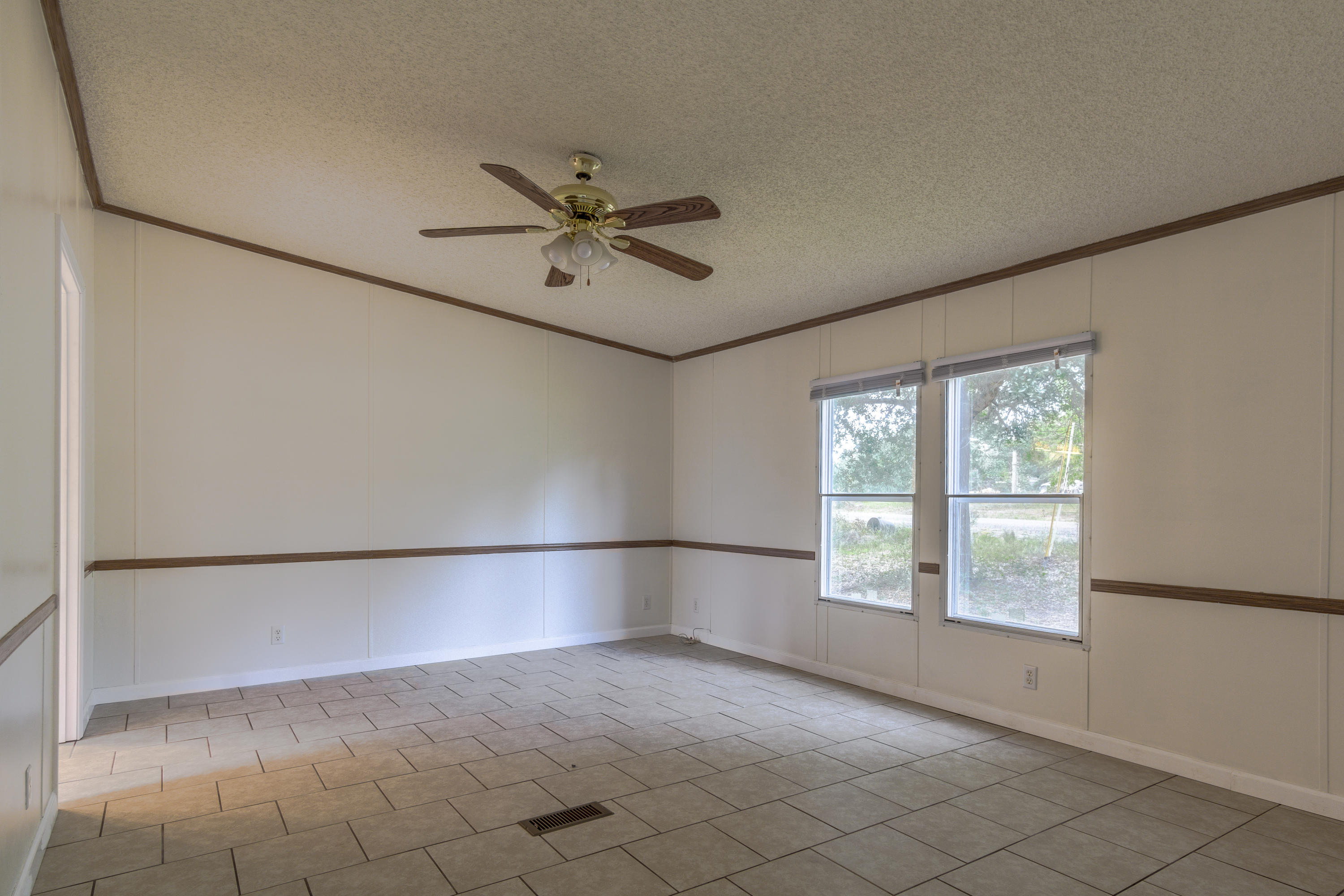 98 West Renoir Road DeFuniak Springs, FL 32433 - Photo 13 of 20 Gallery Image 13