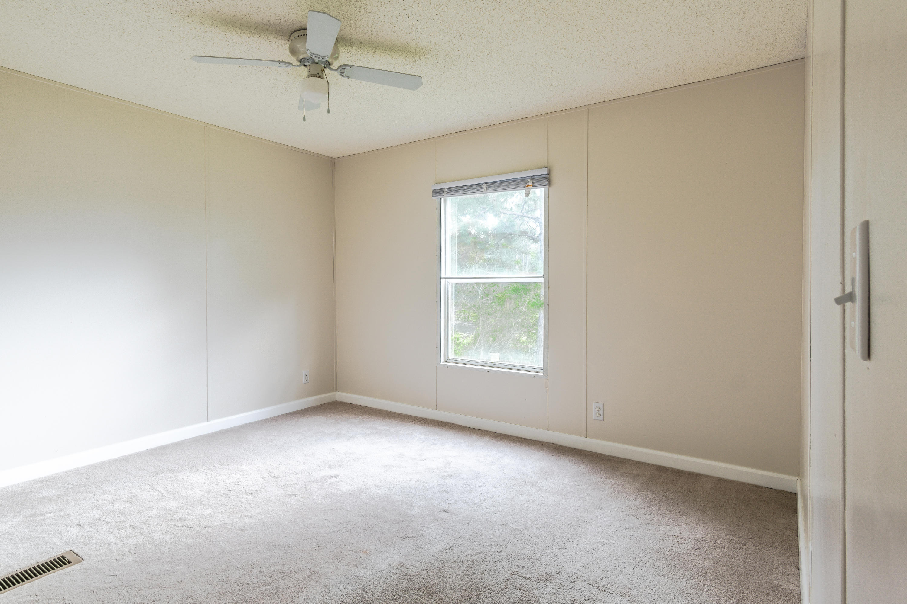 98 West Renoir Road DeFuniak Springs, FL 32433 - Photo 17 of 20 Gallery Image 17