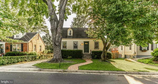 $4,000 | 2759 West George Mason Road, Falls Church, VA 22042