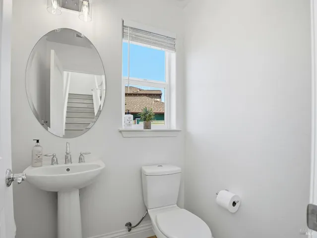 $725,000 | 4424 Streamside Drive, Santa Rosa, CA 95409