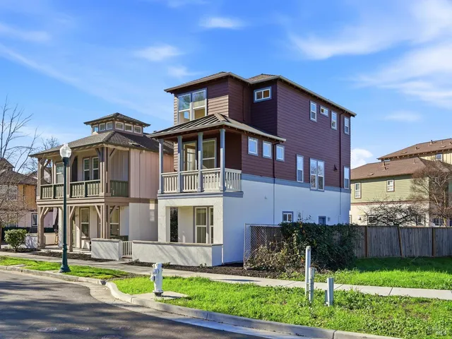 $725,000 | 4424 Streamside Drive, Santa Rosa, CA 95409