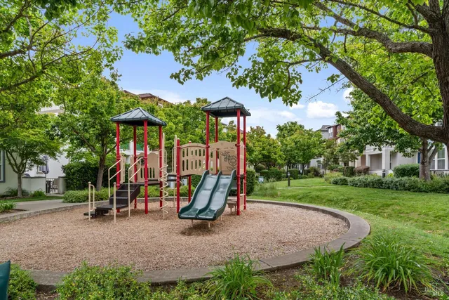 $725,000 | 4424 Streamside Drive, Santa Rosa, CA 95409