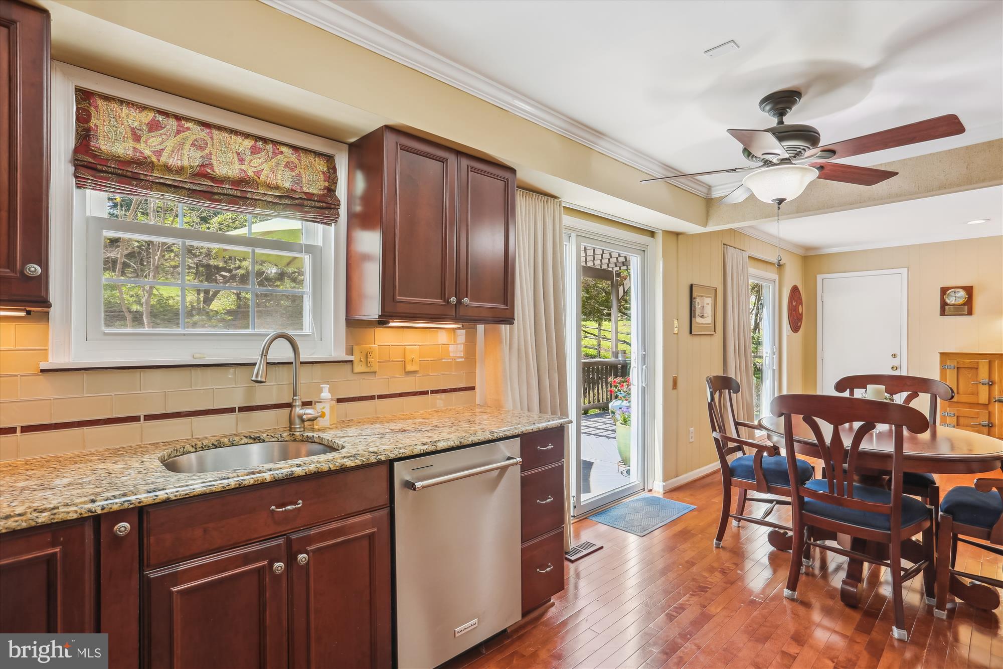 207 Rabbitt Road Gaithersburg, MD 20878 - Photo 6 of 38 Kitchen