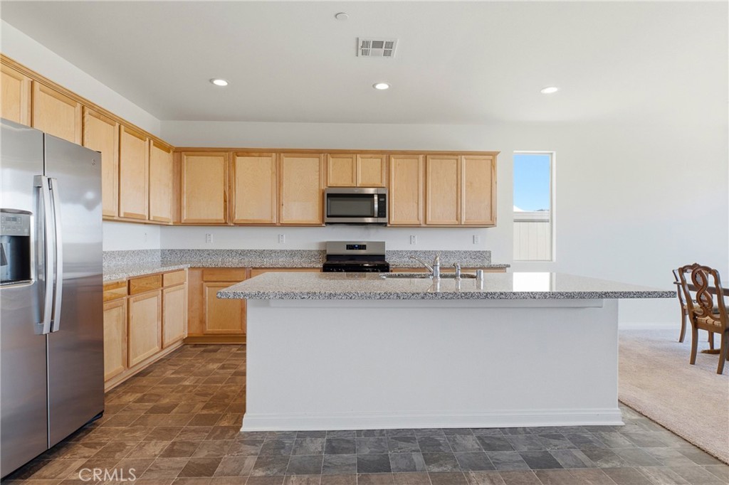 711 Ballesteros Street Perris, CA 92571 - Photo 2 of 39 Kitchen island