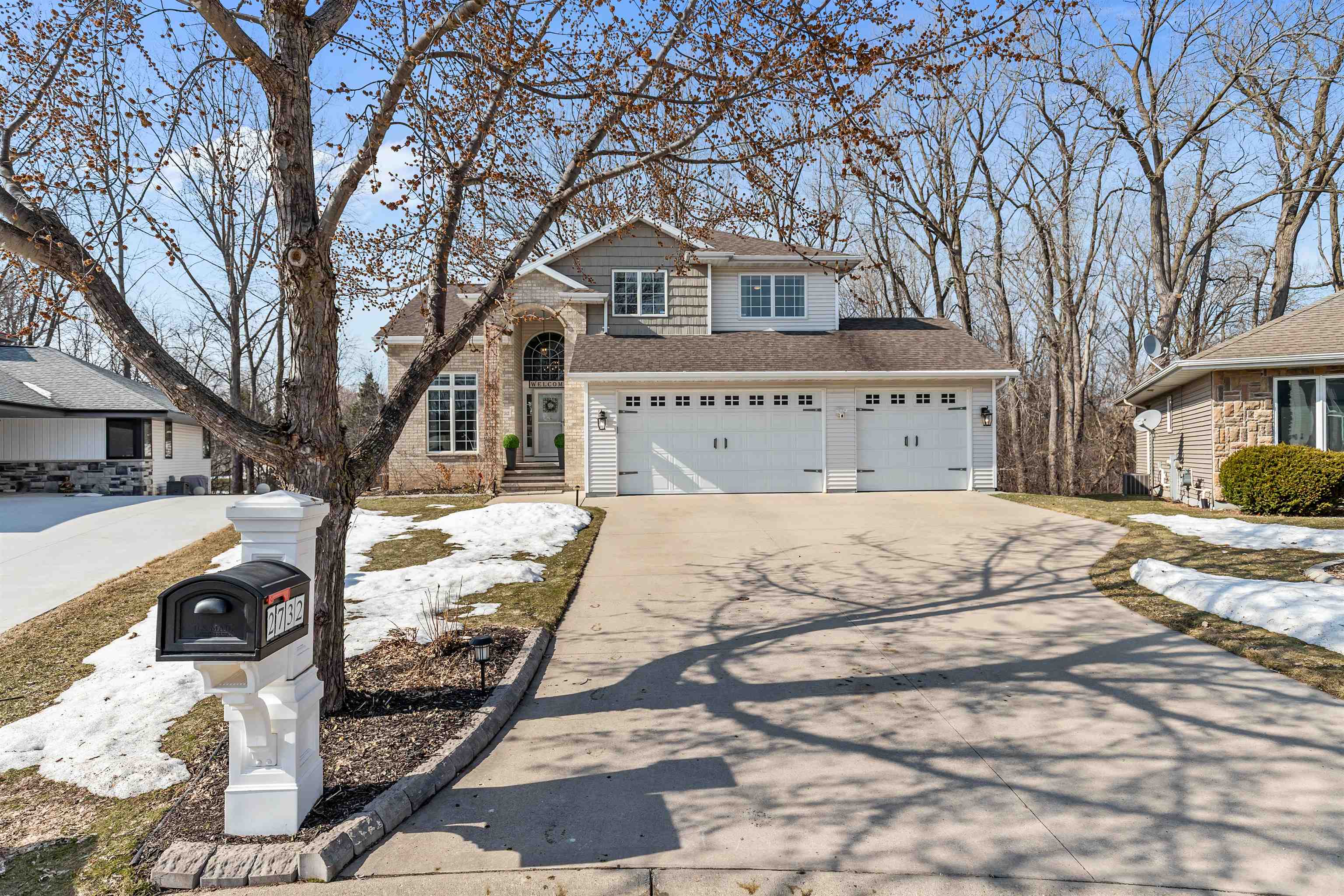 2732 Independence Court Appleton, WI 54914 - Photo 2 of 63