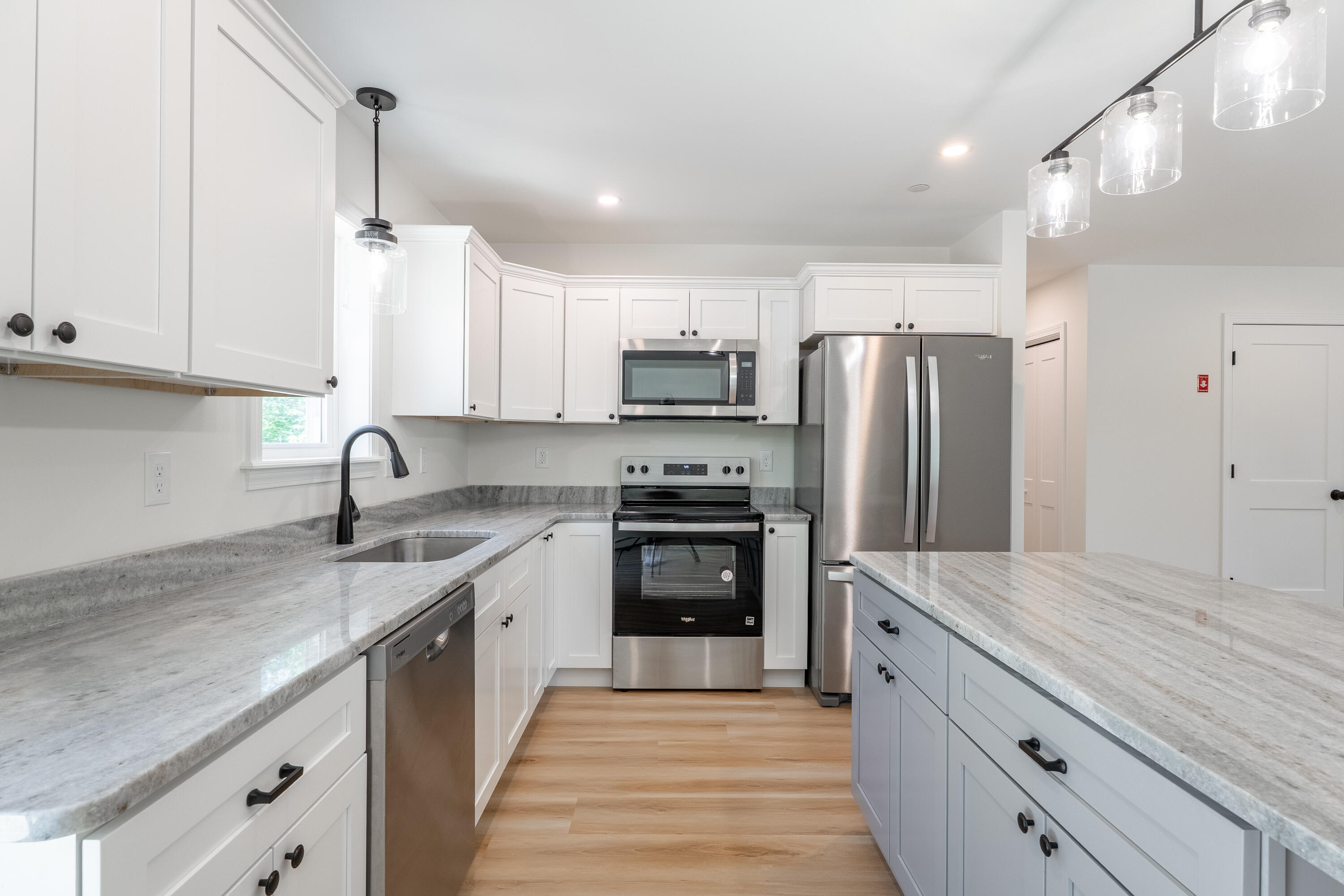 22 Old Mill Road New Harbor, ME 04554 - Photo 11 of 19 275MayalGray-35