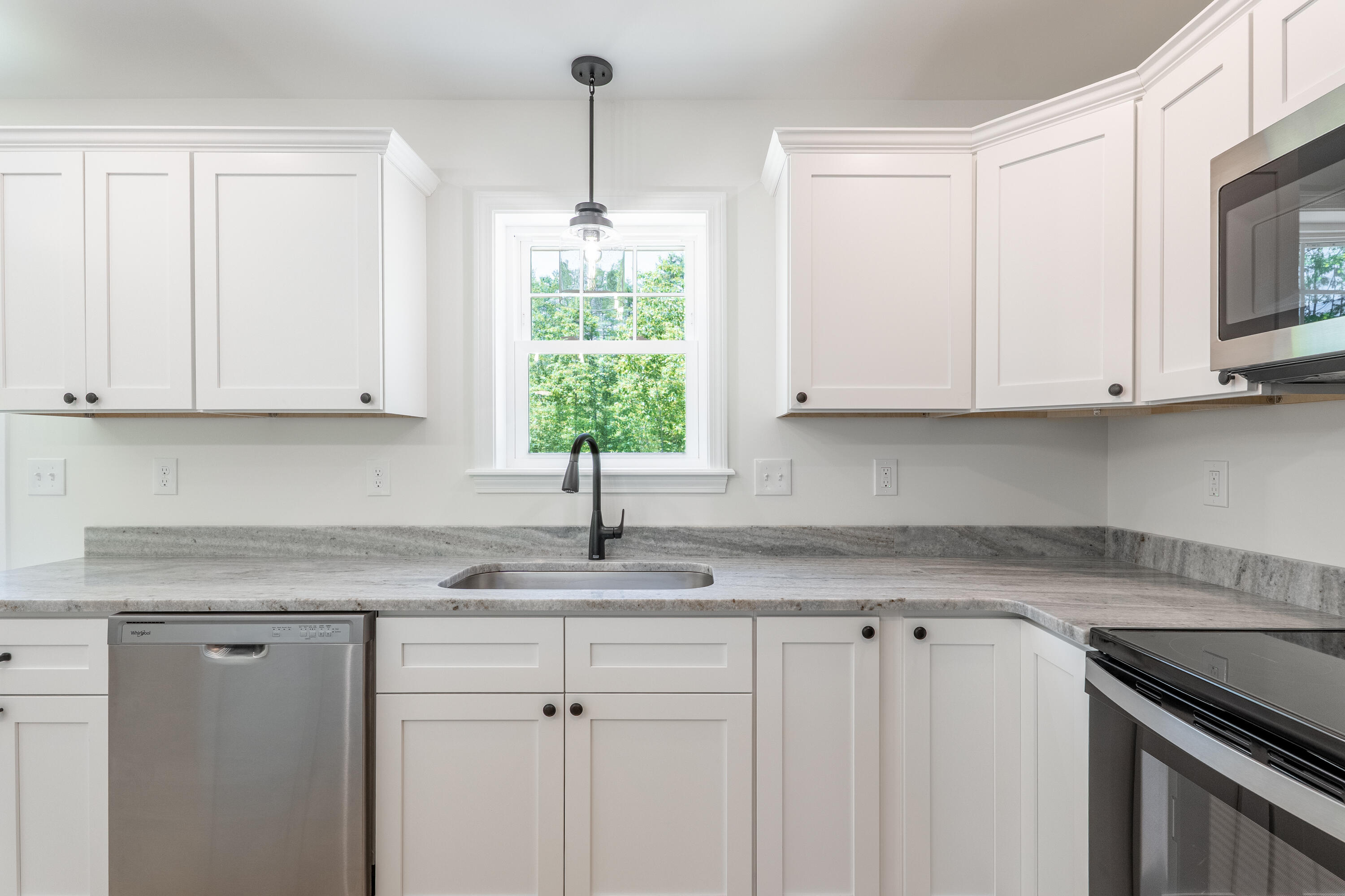 22 Old Mill Road New Harbor, ME 04554 - Photo 12 of 19 275MayalGray-36