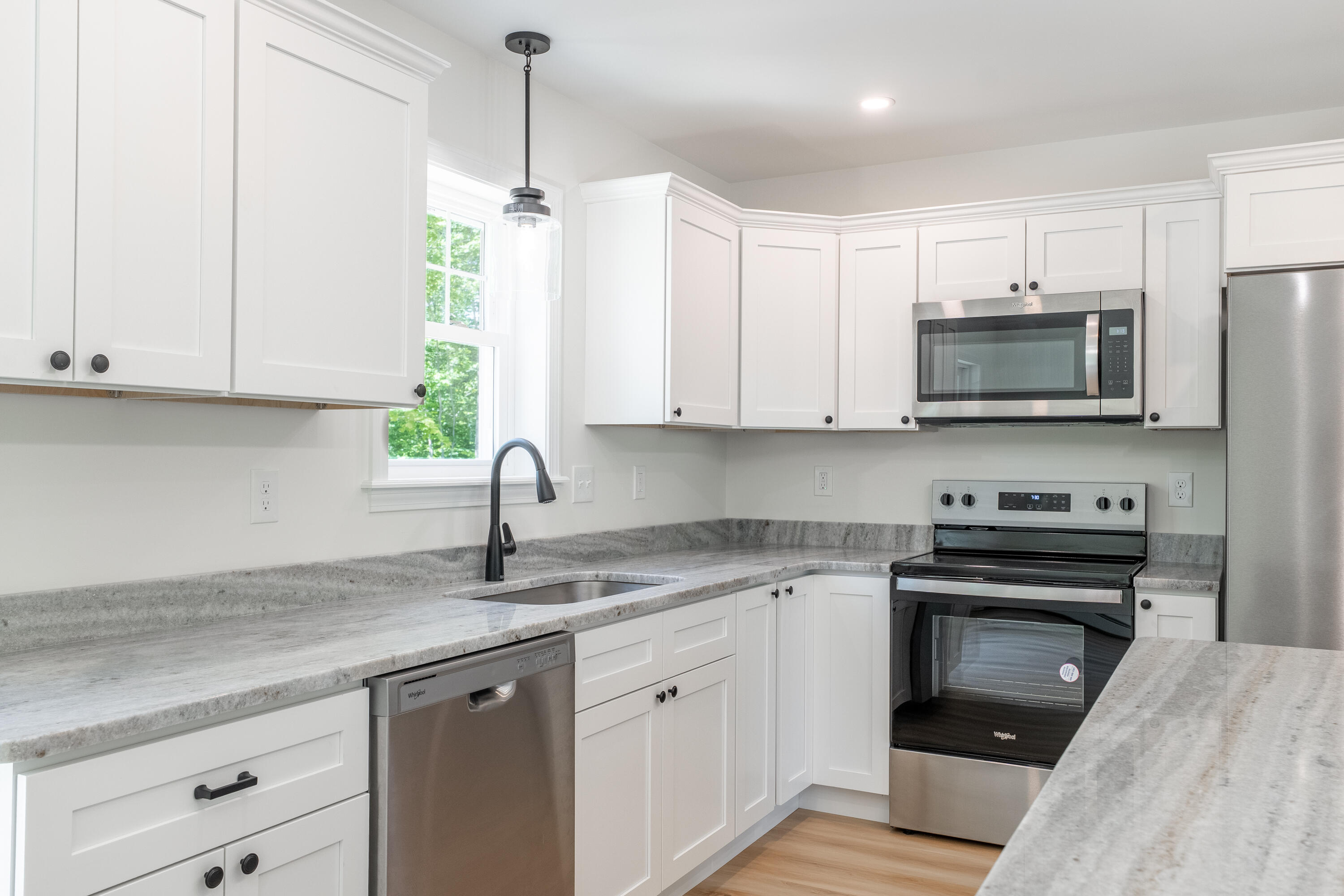 22 Old Mill Road New Harbor, ME 04554 - Photo 13 of 19 275MayalGray-37