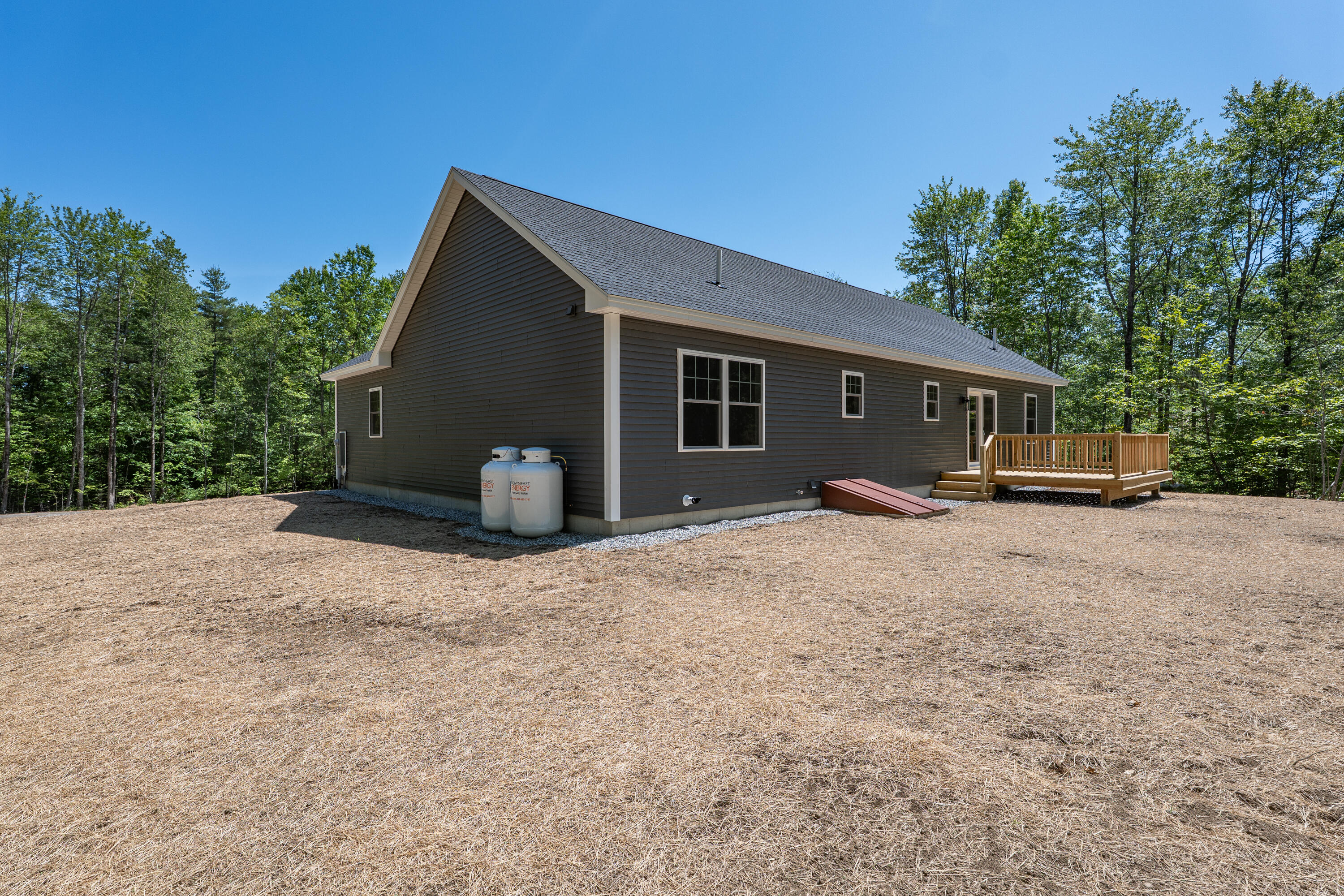 22 Old Mill Road New Harbor, ME 04554 - Photo 4 of 19 275MayalGray-17