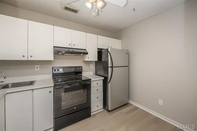 $170,000 | 9135 Wrenwood Lane, Brentwood, MO 63144