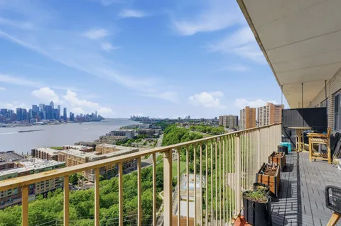 $525,000 | 6040 Boulevard East, Unit 18C, West New York, NJ 07093