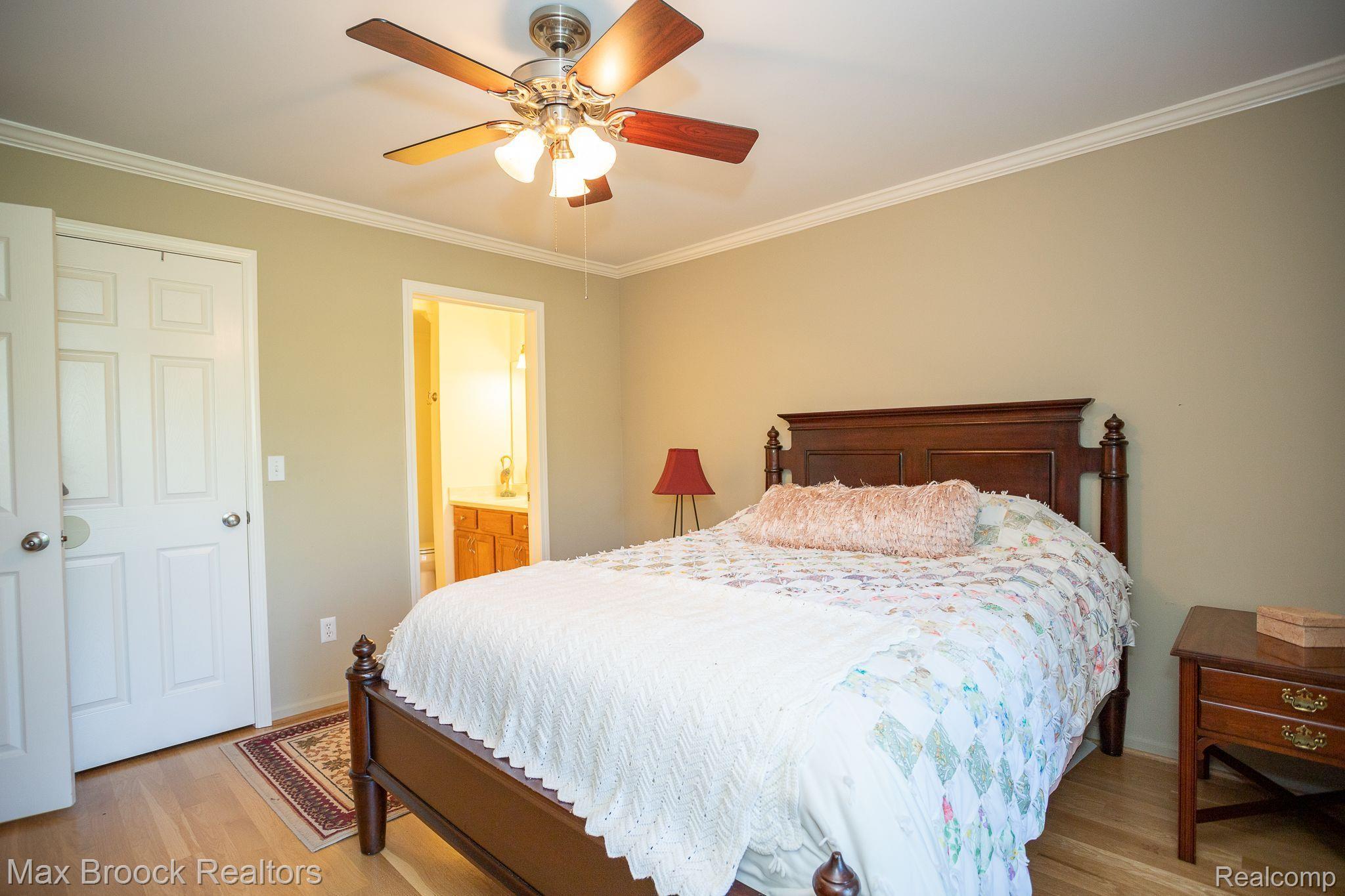33552 Utica Road, Unit 19 Fraser, MI 48026 - Photo 19 of 38