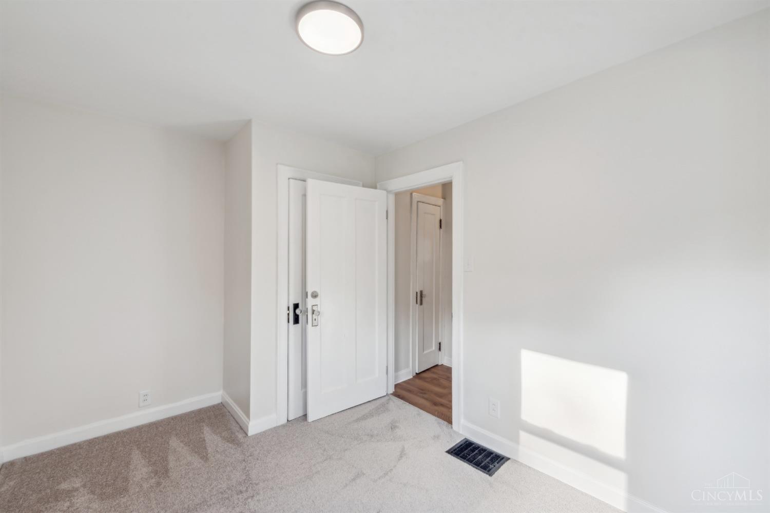 978 4 Mile Road Cincinnati, OH 45230 - Photo 19 of 33 Gallery Image 19