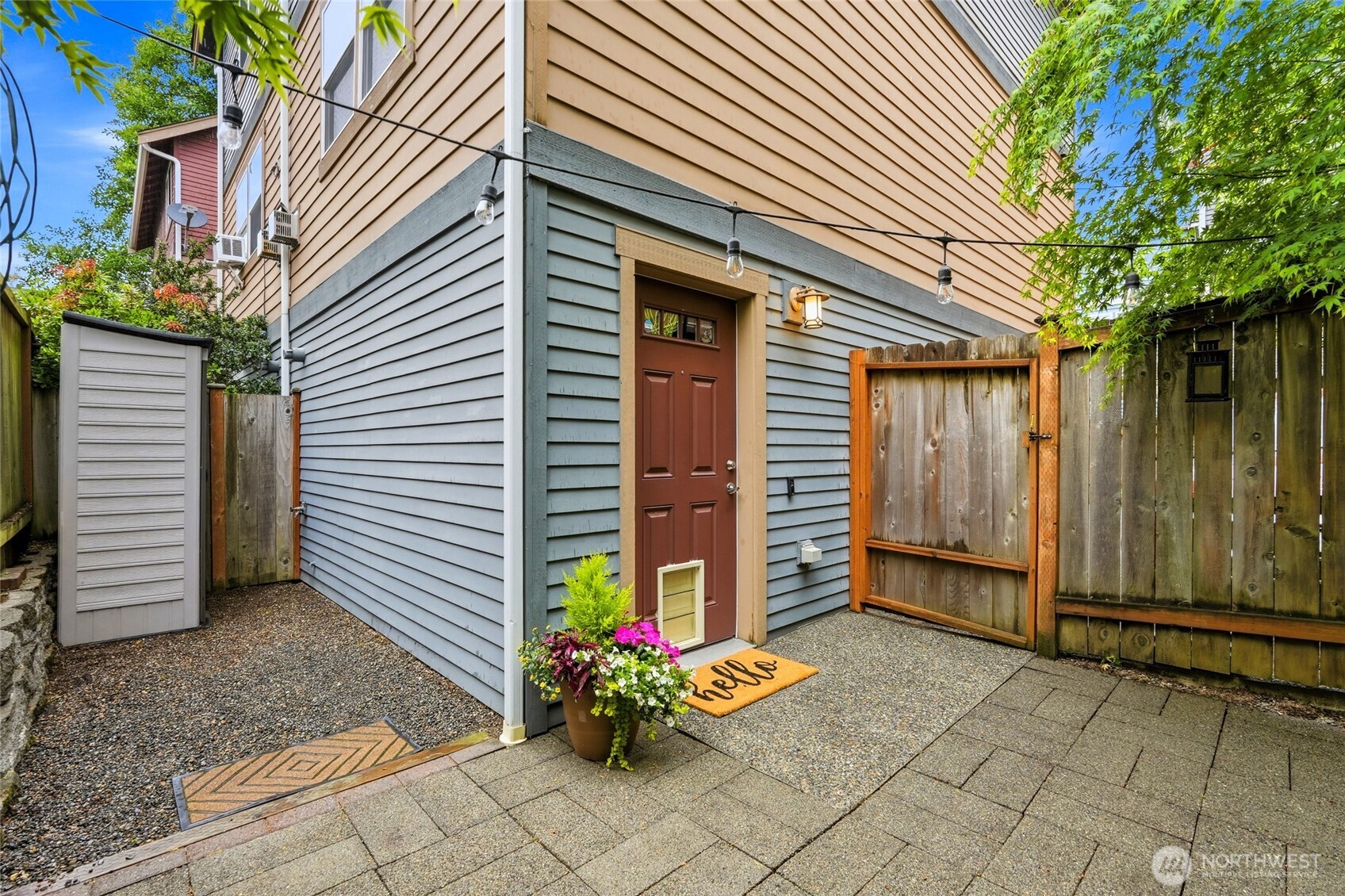 725 North 95th Street, Unit B Seattle, WA 98103 - Photo 23 of 29