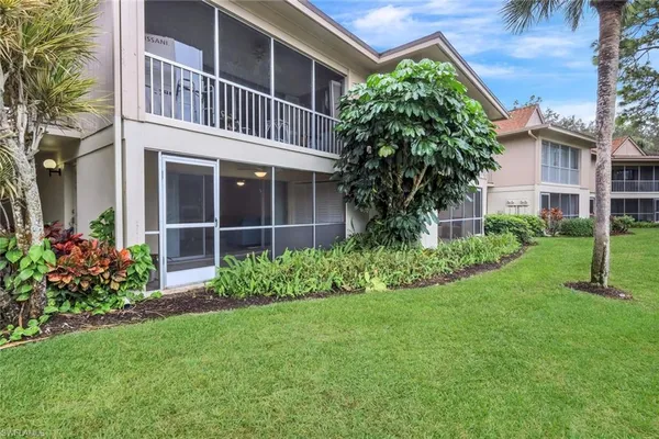 $180,000 | 11 Bobolink Court, Unit 11, Naples, FL 34105