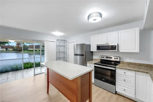 $180,000 | 11 Bobolink Court, Unit 11, Naples, FL 34105