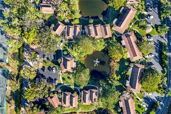 $180,000 | 11 Bobolink Court, Unit 11, Naples, FL 34105