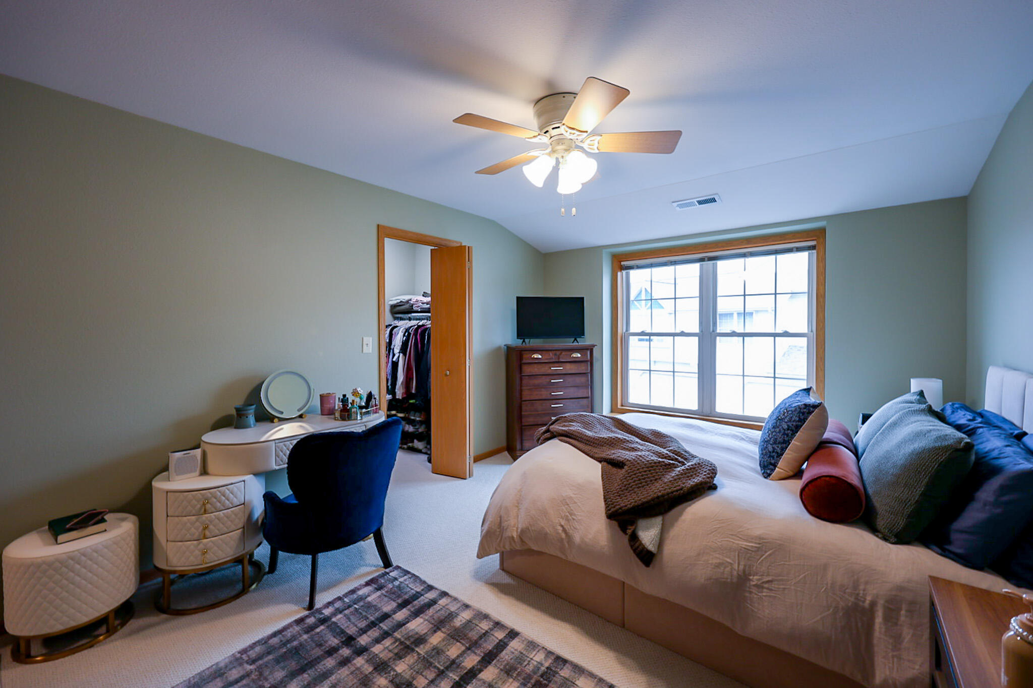 1513 92nd Street, Unit 43 Sturtevant, WI 53177 - Photo 6 of 15 Large bedroom