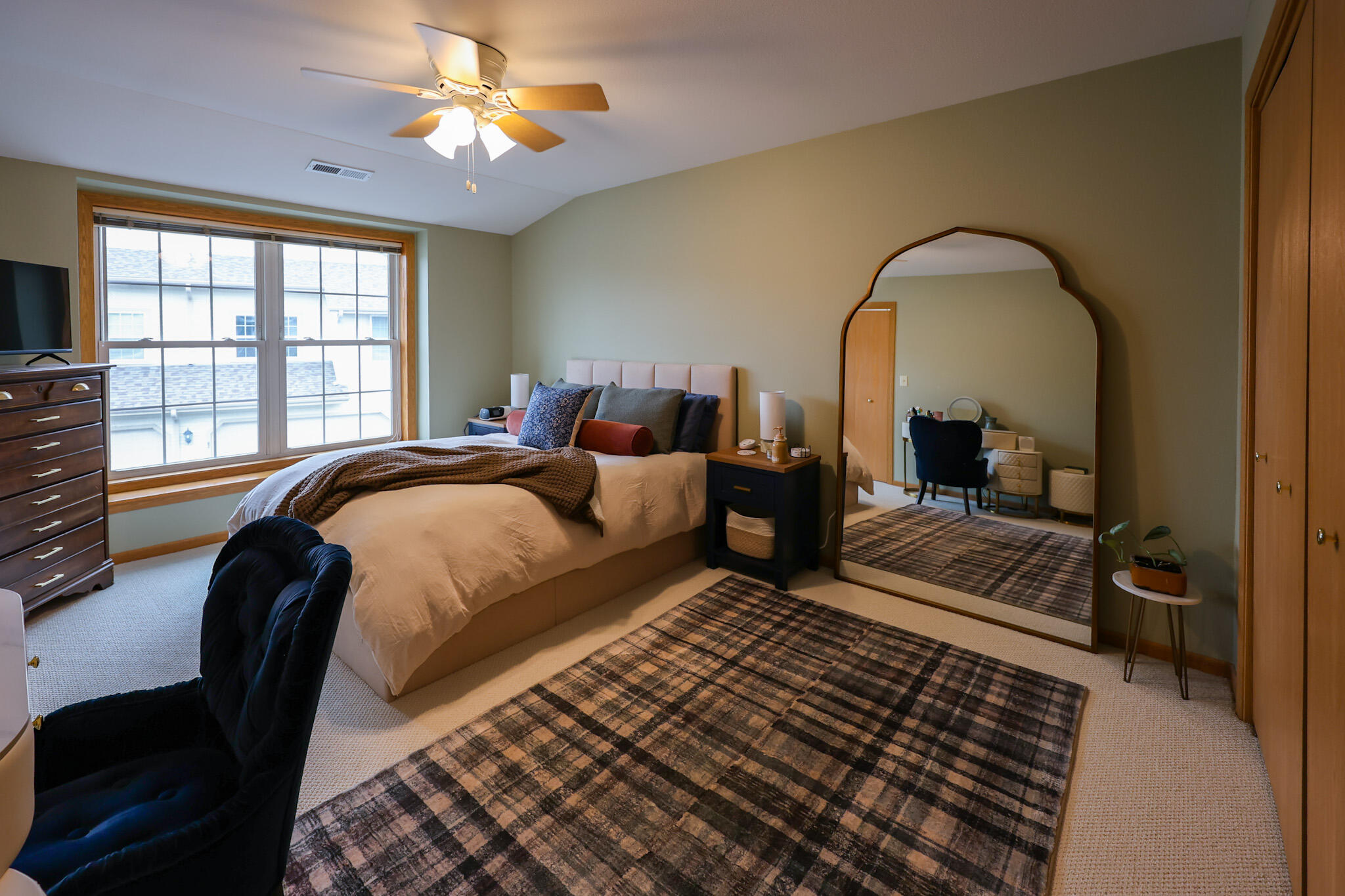 1513 92nd Street, Unit 43 Sturtevant, WI 53177 - Photo 9 of 15 Large bedroom