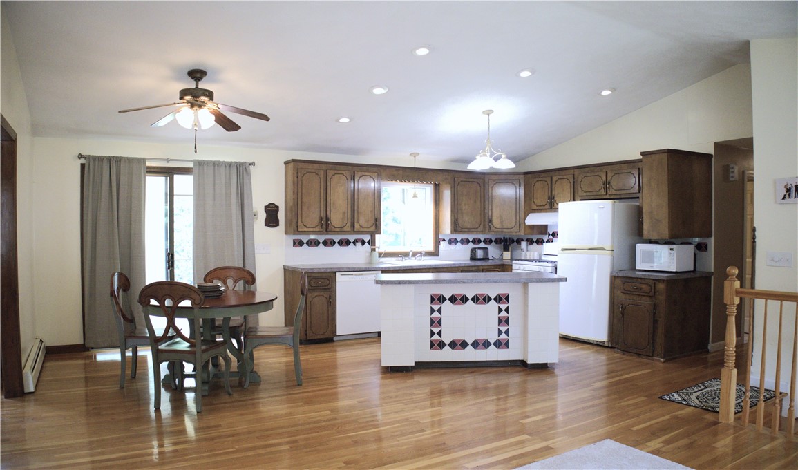 7 Red Oak Drive Coventry, RI 02816 - Photo 3 of 18