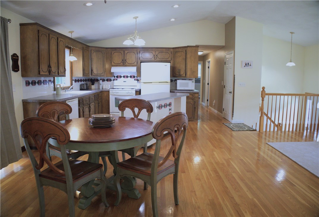 7 Red Oak Drive Coventry, RI 02816 - Photo 4 of 18