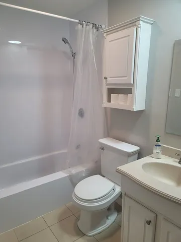 $1,600 | 30 Thayer Pond Drive, Unit 6, Oxford, MA 01537