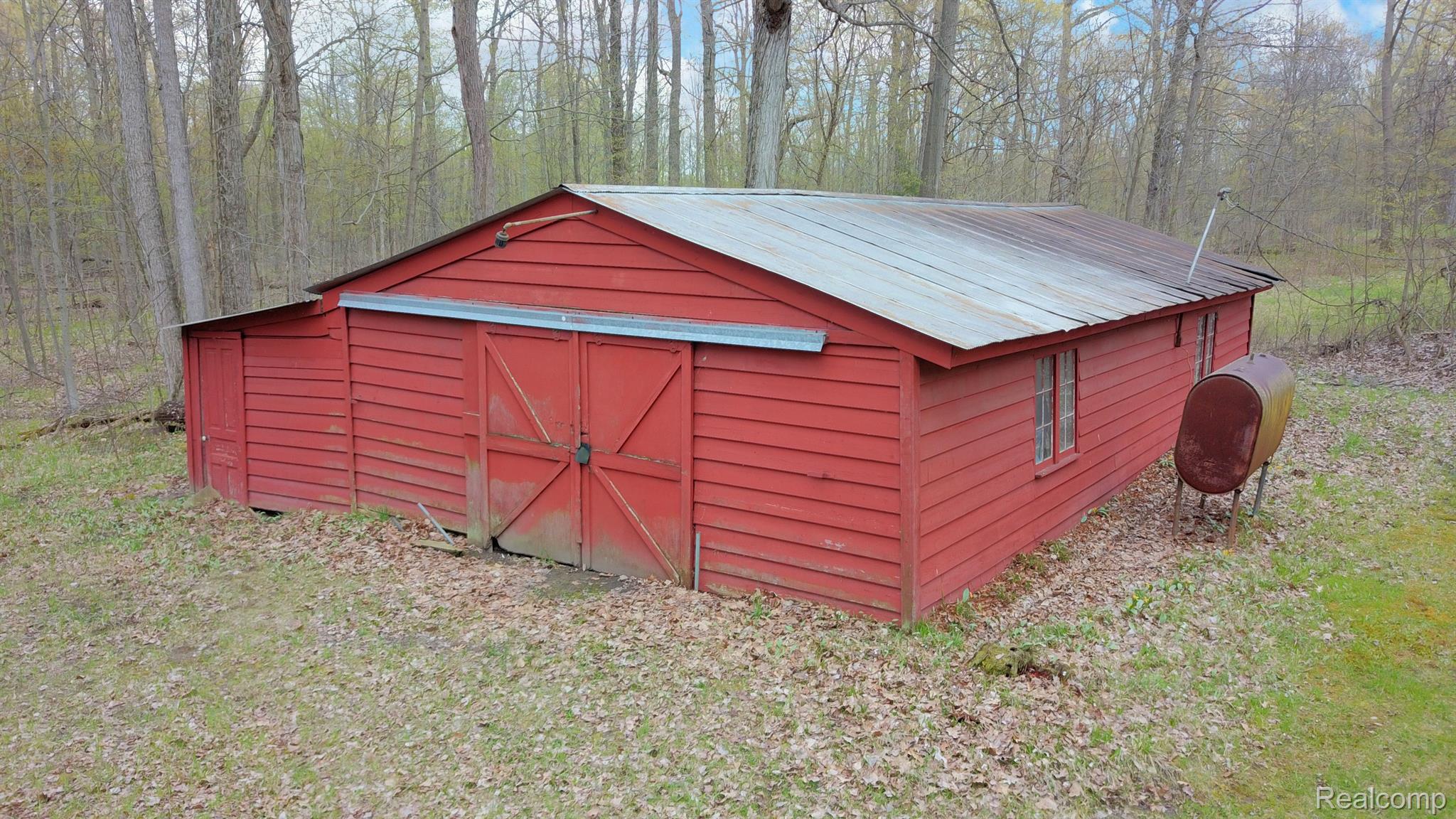 9451 South State Road Goodrich, MI 48438 - Photo 15 of 21 Barn Cont.