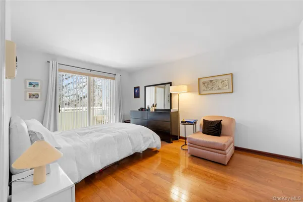 $928,000 | 240-46 Oak Park Drive, Unit 37A | Douglaston