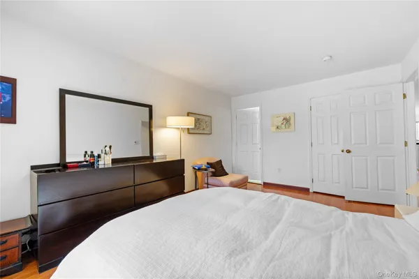 $928,000 | 240-46 Oak Park Drive, Unit 37A | Douglaston