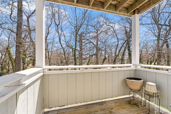 $928,000 | 240-46 Oak Park Drive, Unit 37A | Douglaston