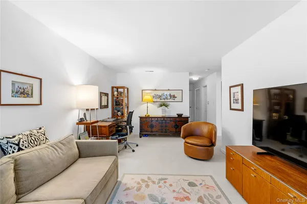 $928,000 | 240-46 Oak Park Drive, Unit 37A | Douglaston