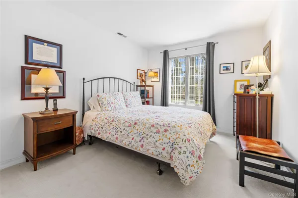 $928,000 | 240-46 Oak Park Drive, Unit 37A | Douglaston