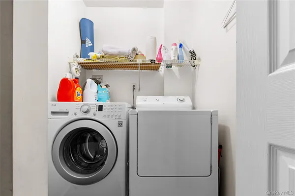 $928,000 | 240-46 Oak Park Drive, Unit 37A | Douglaston