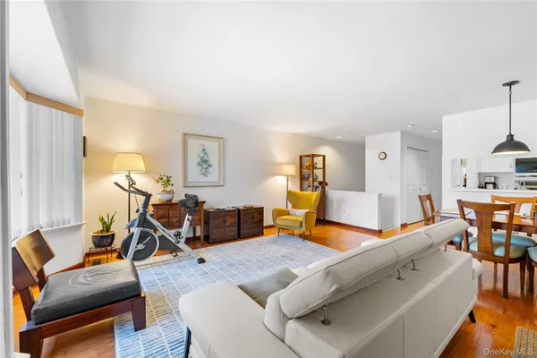 $928,000 | 240-46 Oak Park Drive, Unit 37A | Douglaston