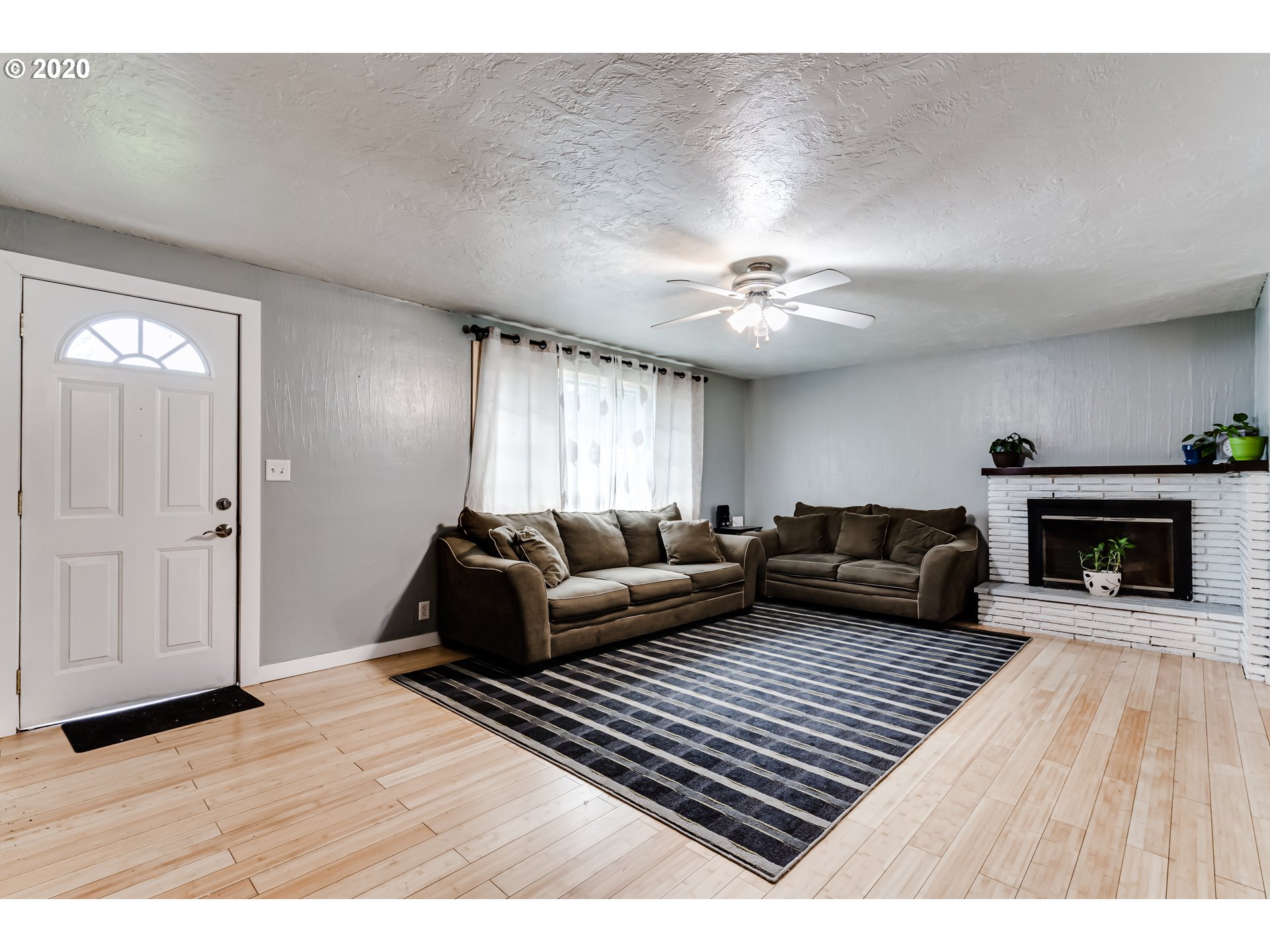 1424 1st Street Springfield, OR 97477 - Photo 2 of 23