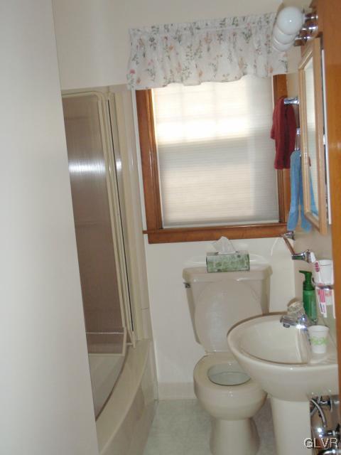 636 Ridge Street Emmaus, PA 18049 - Photo 4 of 17 Gallery Image 4