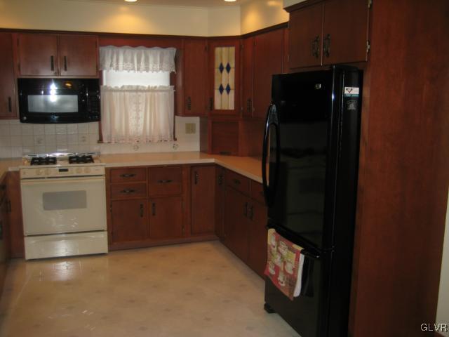 636 Ridge Street Emmaus, PA 18049 - Photo 9 of 17 Gallery Image 9