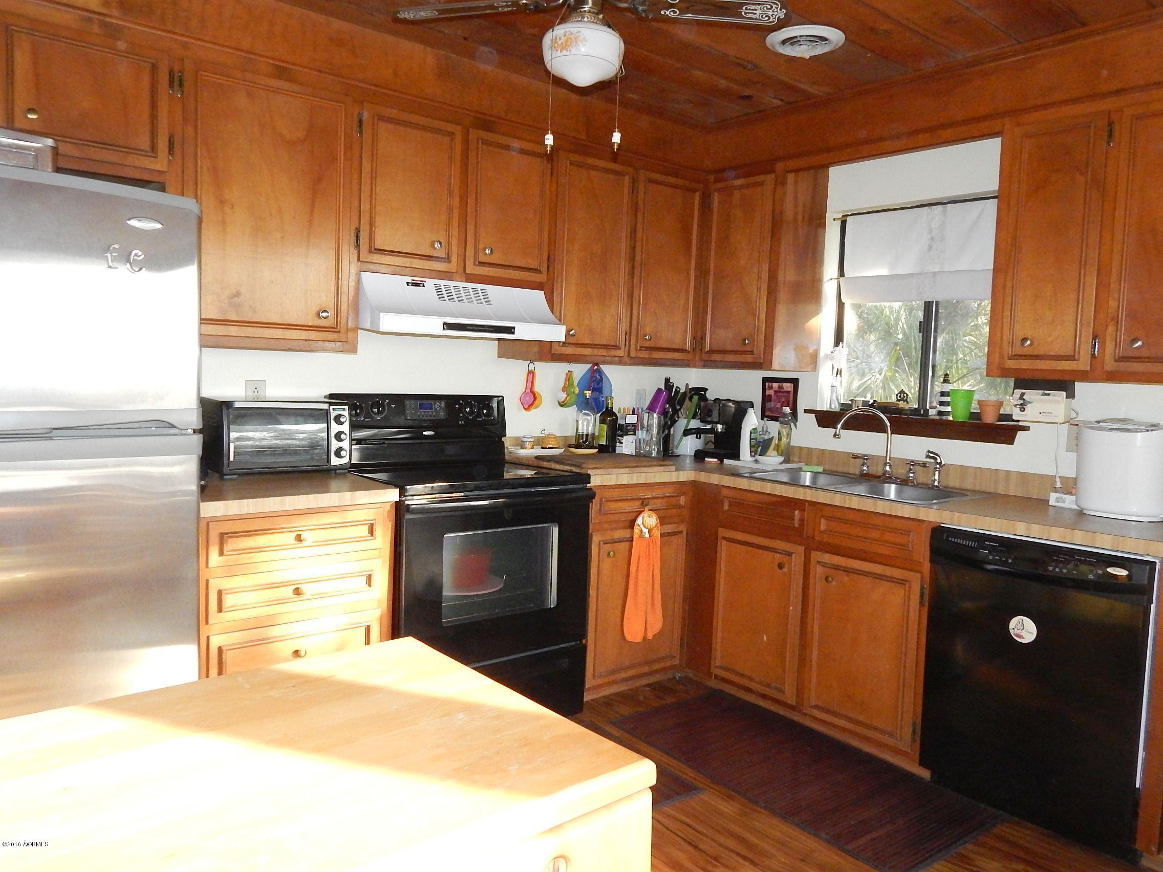 886 Fiddlers Ridge Road Fripp Island, SC 29920 - Photo 3 of 16 kitchen