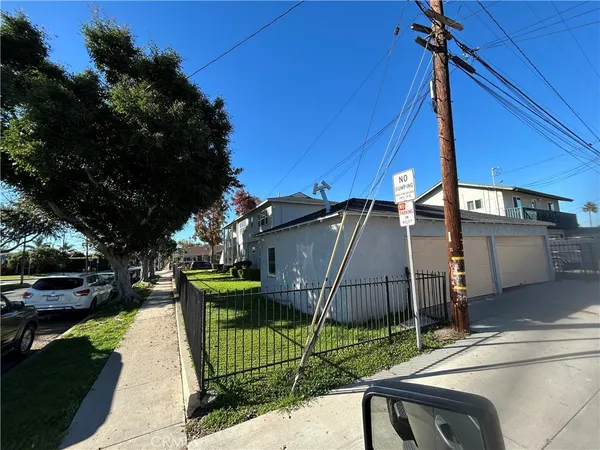 $2,375 | 966 Holly Street, Inglewood, CA 90301