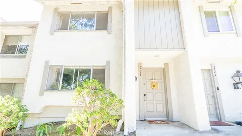 $640,000 | 231 Green Lea Place, Thousand Oaks, CA 91361