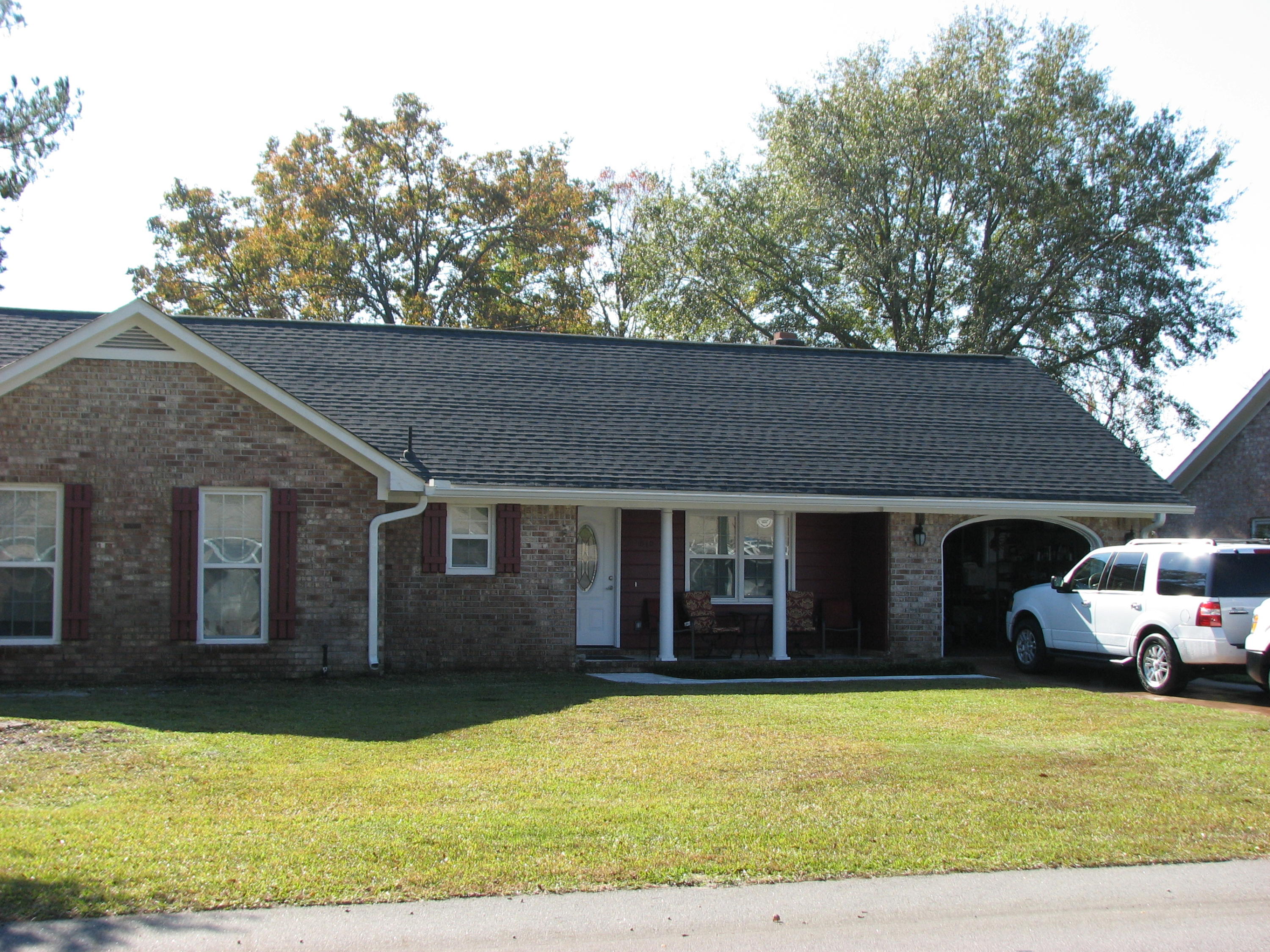 810 Beauregard Road Summerville, SC 29486 - Photo 2 of 30 Front of house
