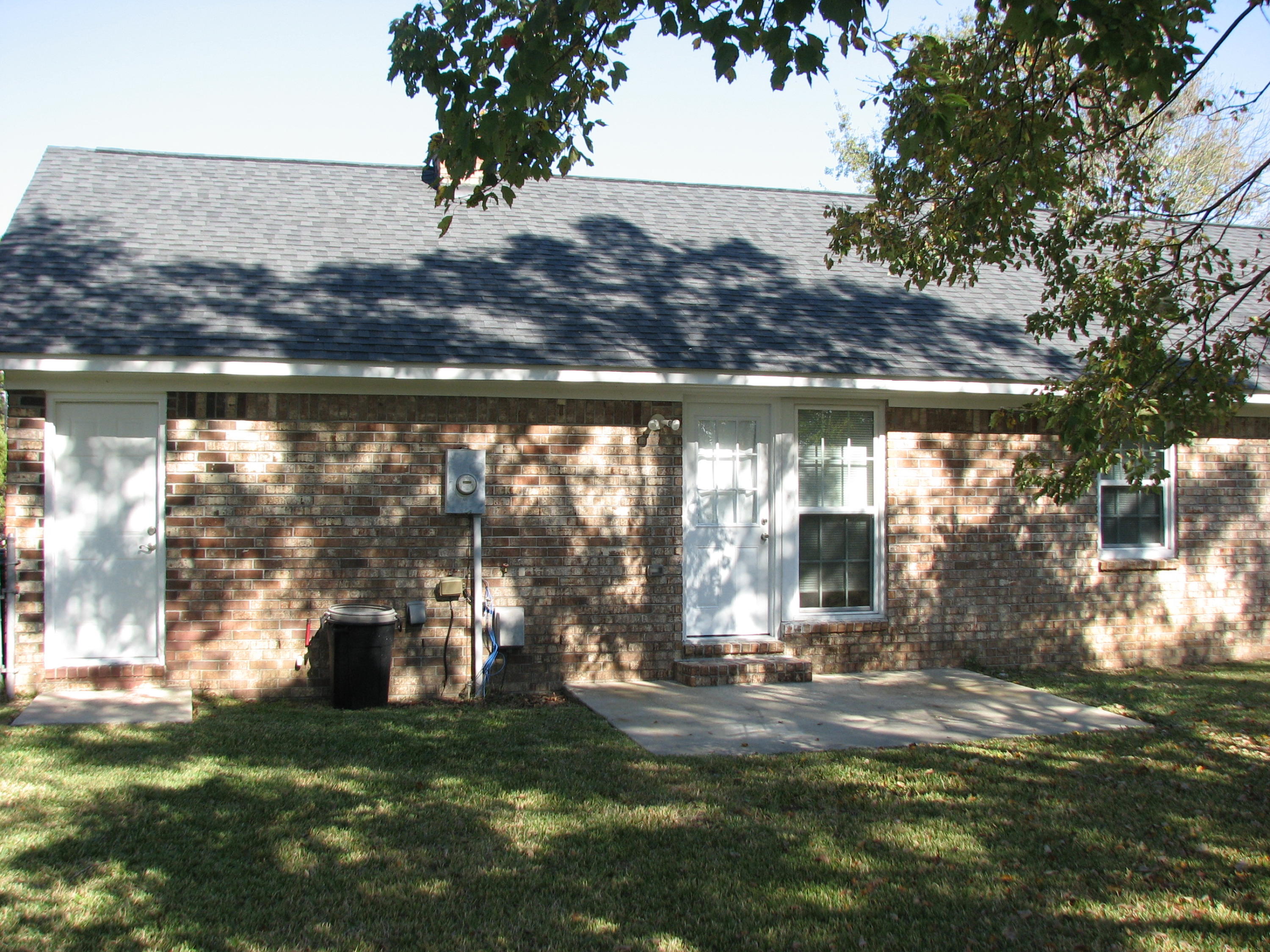 810 Beauregard Road Summerville, SC 29486 - Photo 6 of 30 Back of house