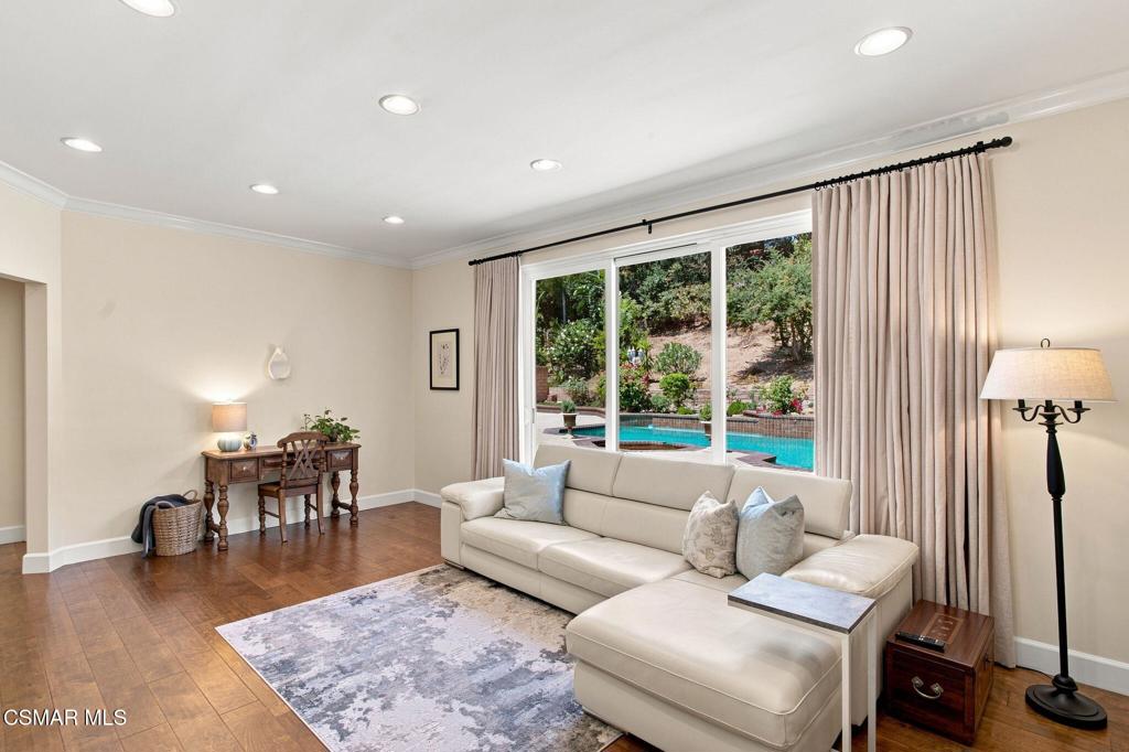 18935 Granada Circle Porter Ranch, CA 91326 - Photo 12 of 35 Gallery Image 12