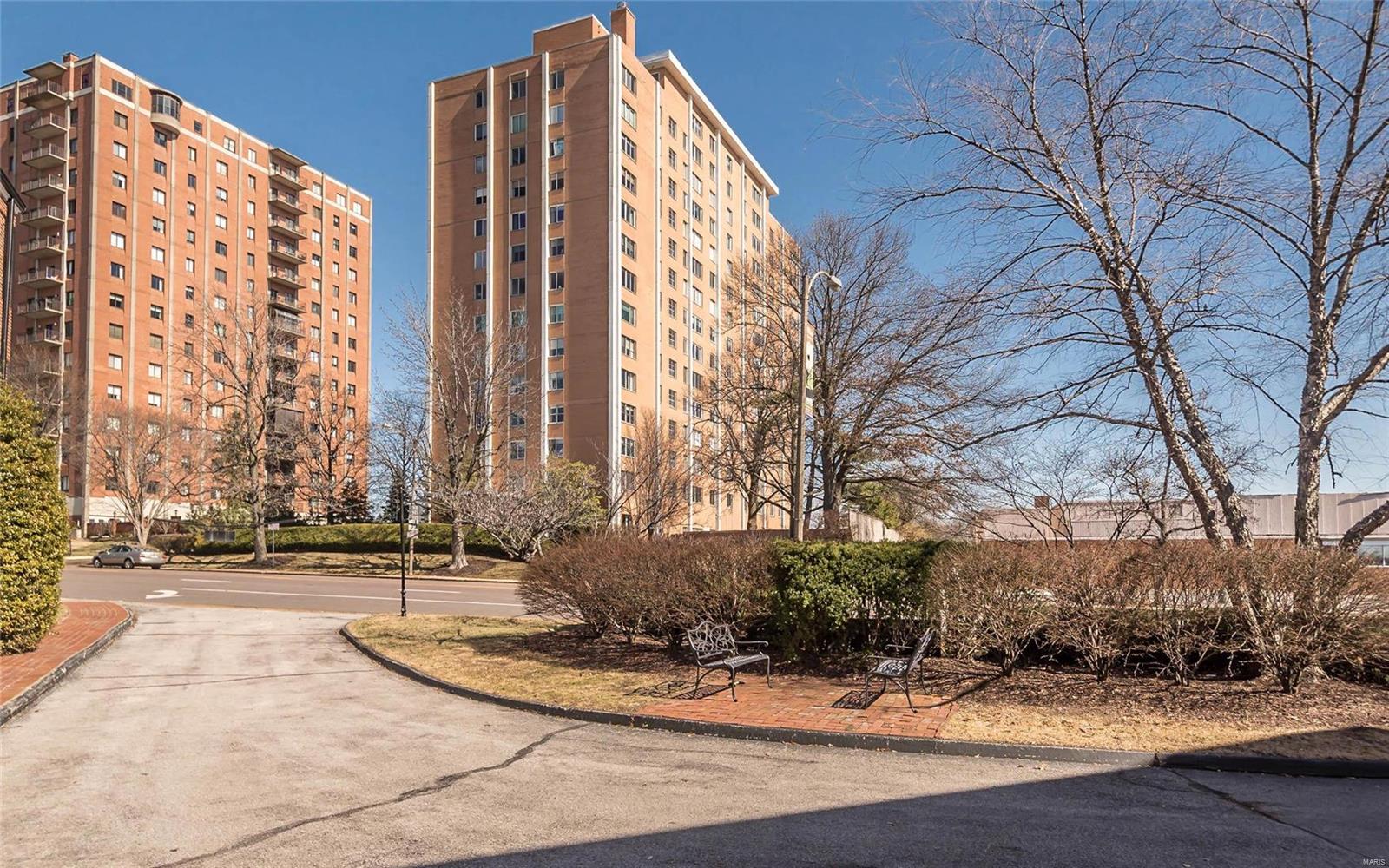 921 South Hanley Road, Unit E Clayton, MO 63105 - Photo 2 of 20 Gallery Image 2
