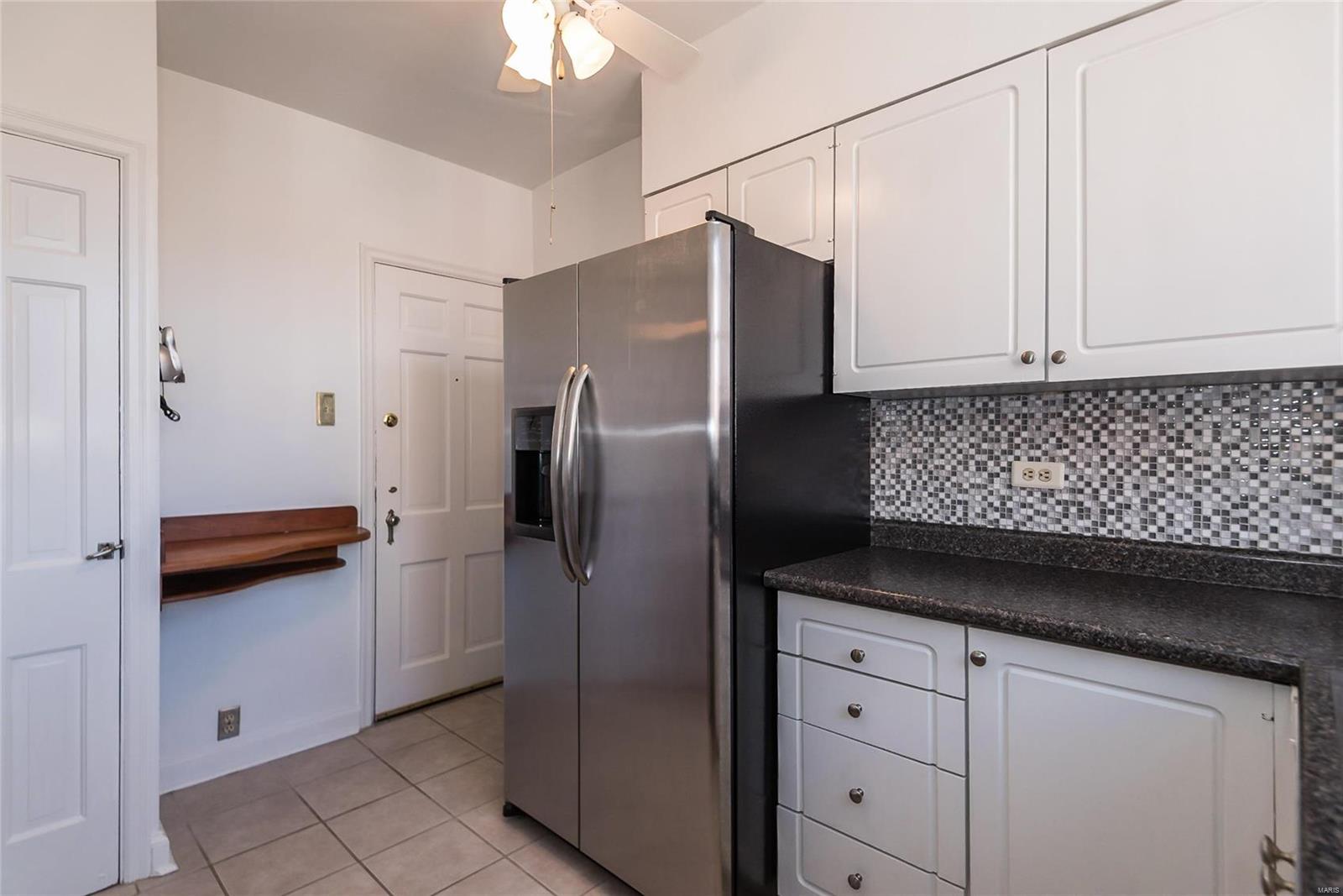 921 South Hanley Road, Unit E Clayton, MO 63105 - Photo 11 of 20 Gallery Image 11