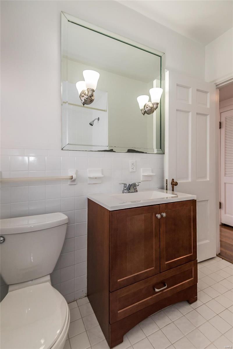 921 South Hanley Road, Unit E Clayton, MO 63105 - Photo 17 of 20 Gallery Image 17
