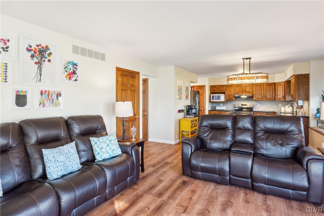 3215 Center Road Northampton, PA 18067 - Photo 8 of 30 Gallery Image 8